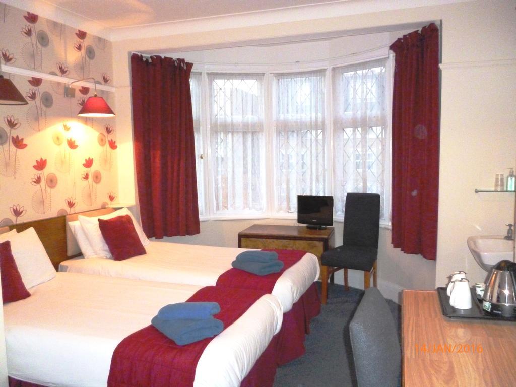 Apartment What are the best hotels near London Eye? London