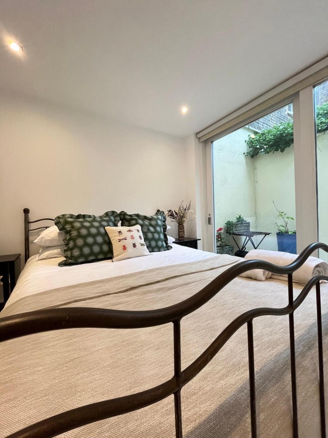 Holland Park Hideaway: A Stylish Escape Holiday home