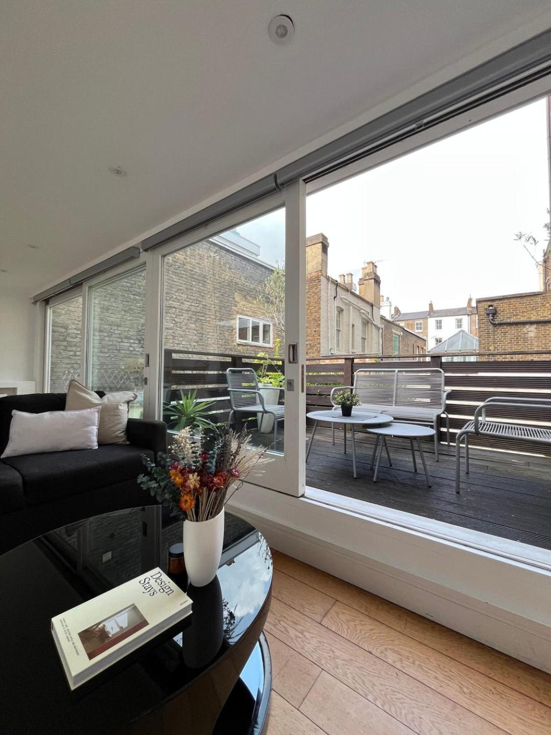 Holland Park Hideaway: A Stylish Escape Holiday home *