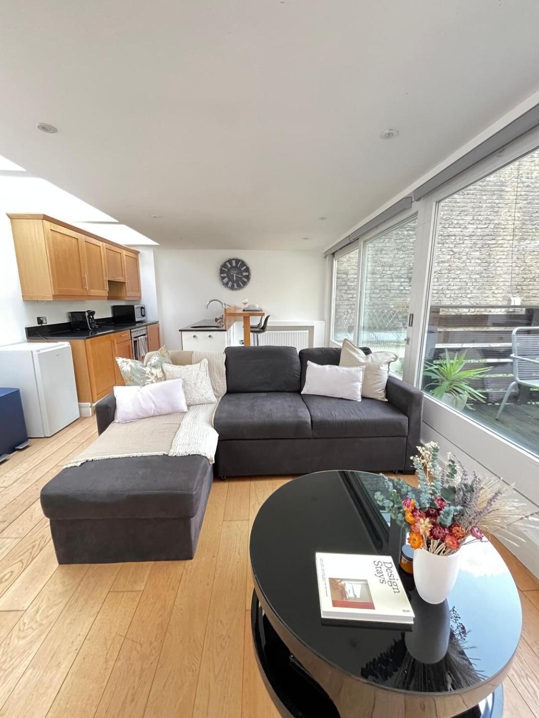 Holland Park Hideaway: A Stylish Escape Holiday home