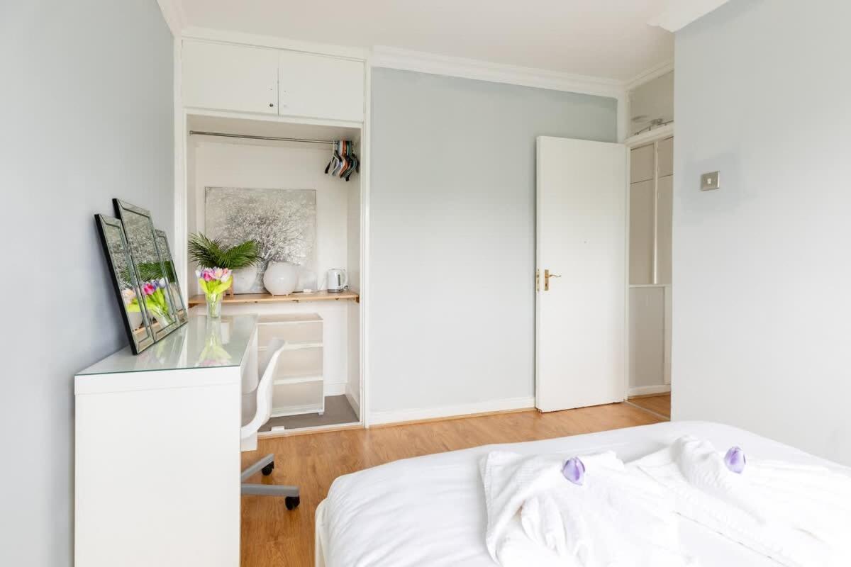 Holiday home Cosy 3 Bed Flat Near London's Highlights