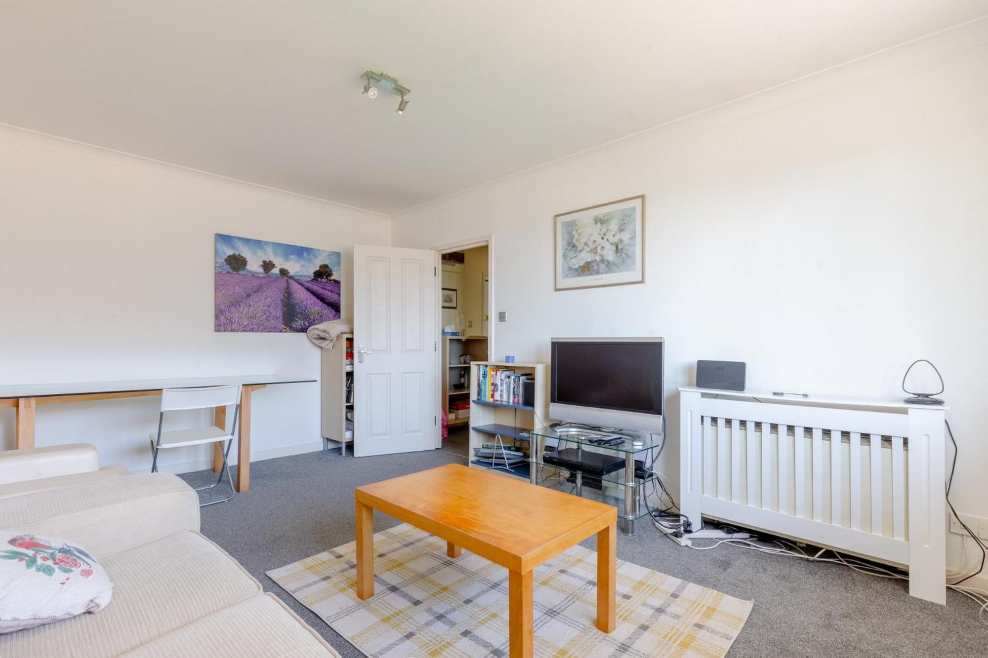 Homely 1 Bedroom In Beckton With Parking * London