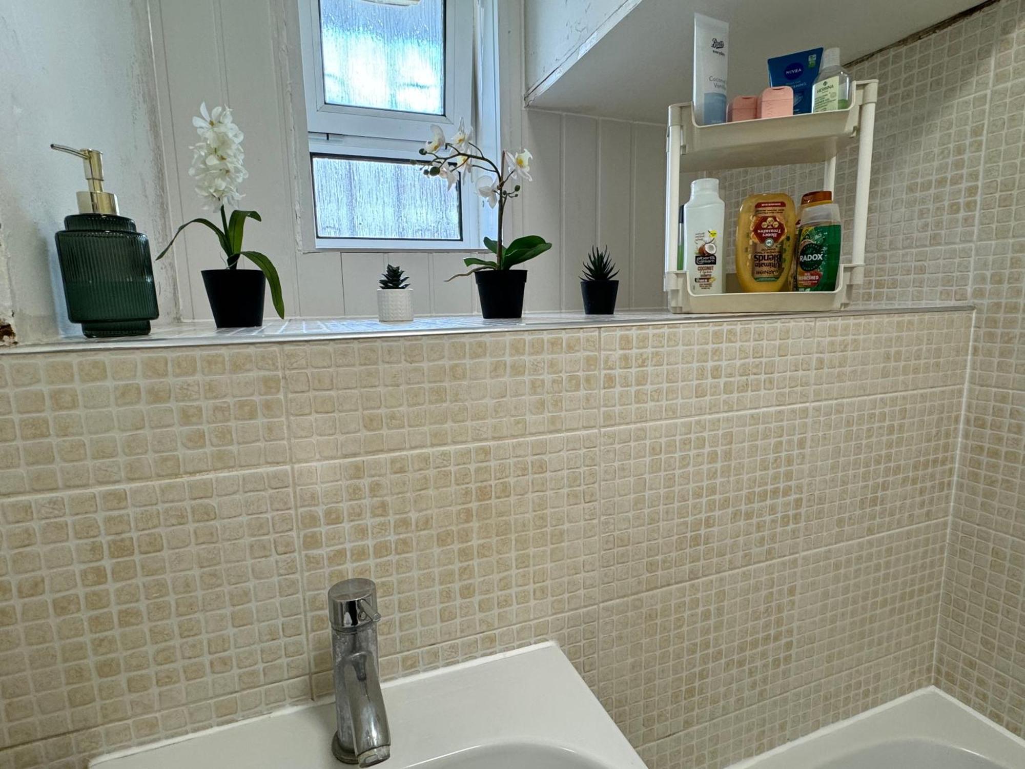 Lovely 1bedroom For 6ppl In Whitechapel, 1min Away To Dlr Station Leilighet