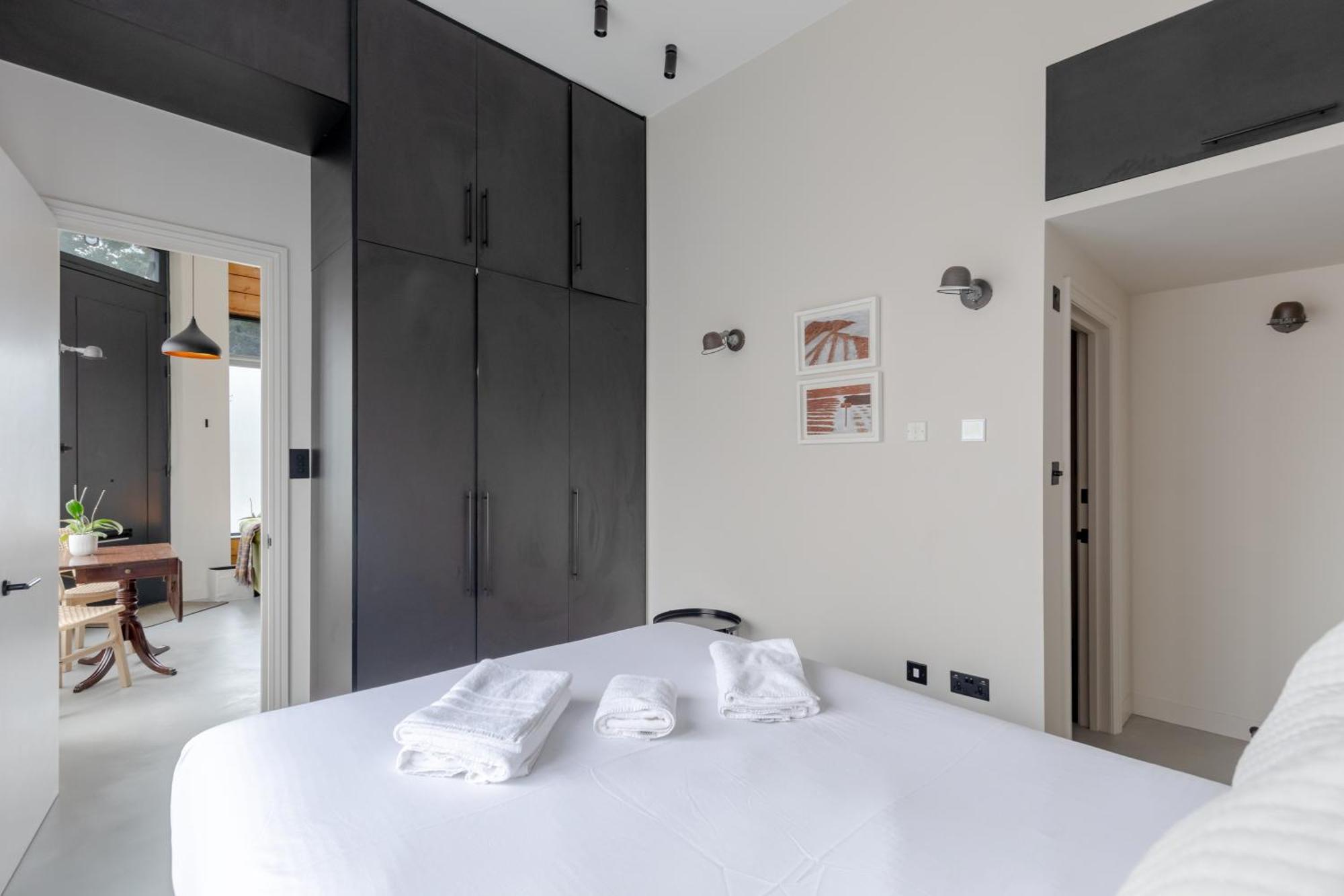 Sleek & 1bd Flat - Battersea Park London