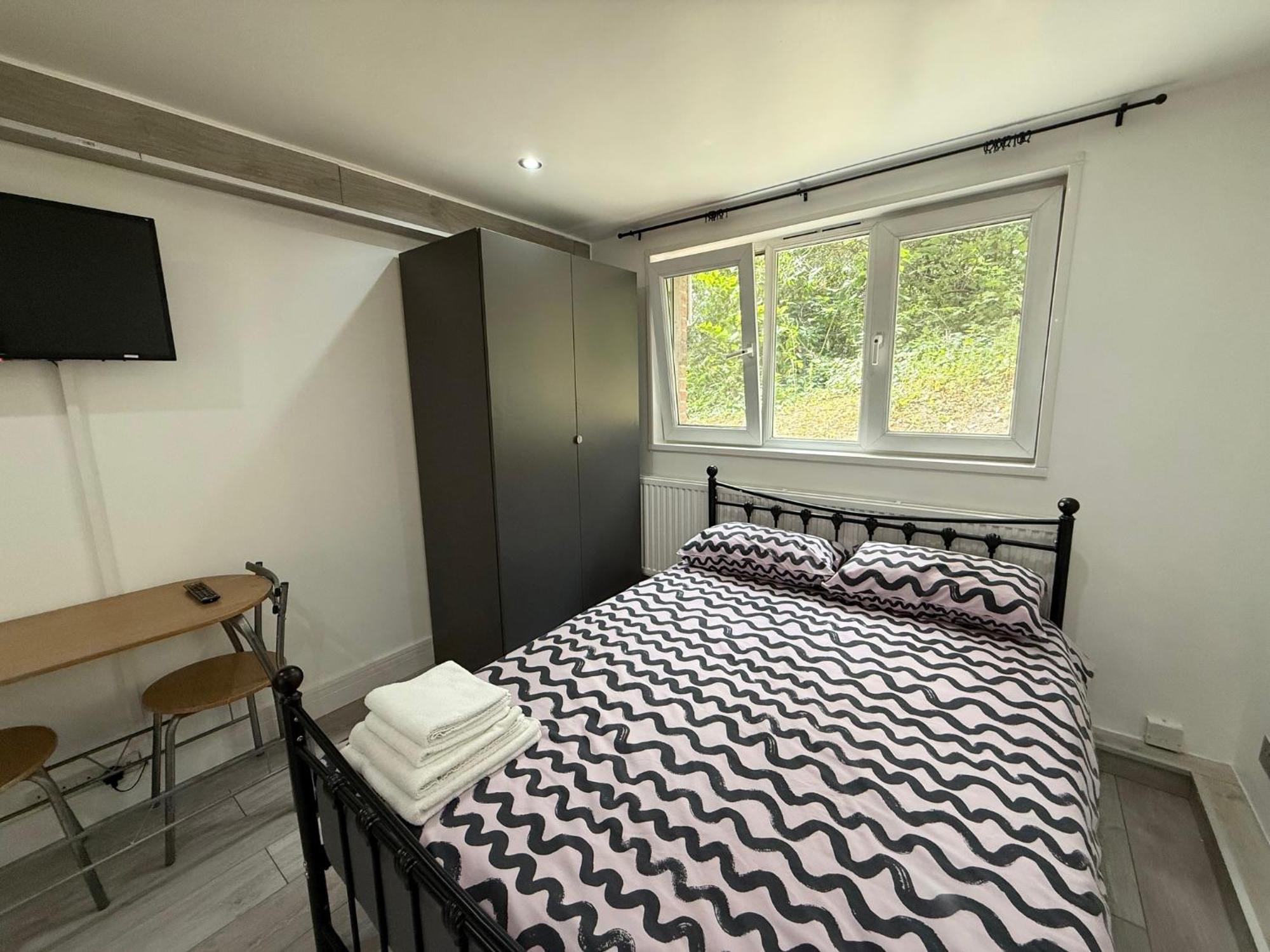 Comfy - Finchley Road London