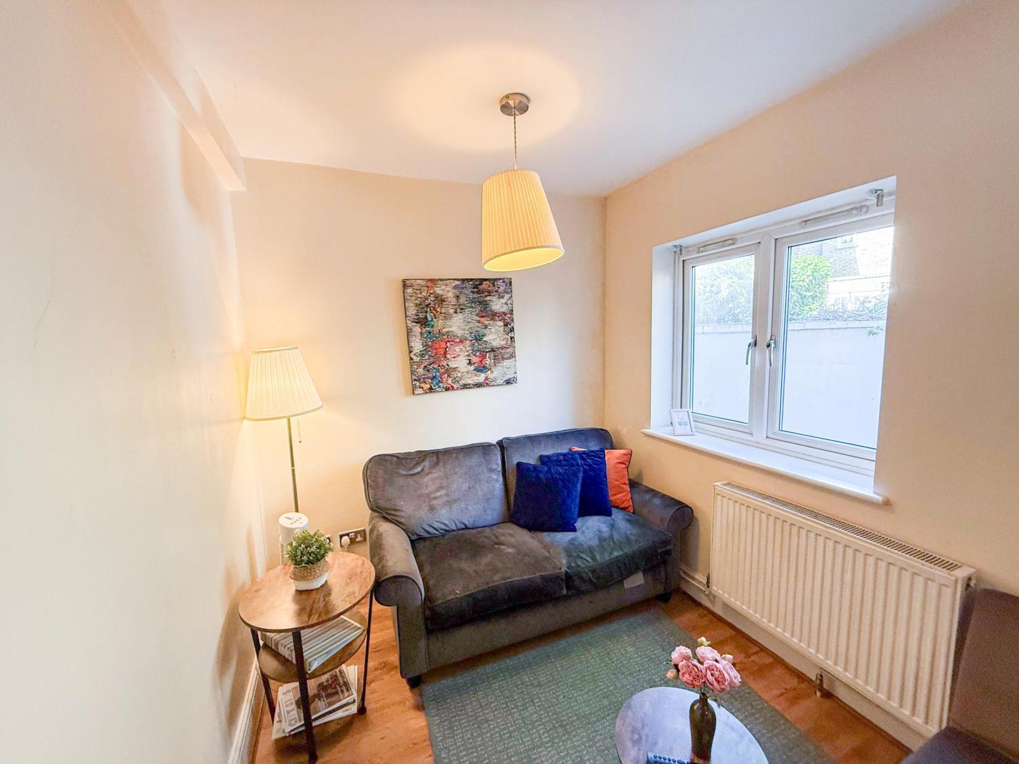 Apartment Lovely 1 Bedroom Flat In West Kensington London, Shepherd's Bush