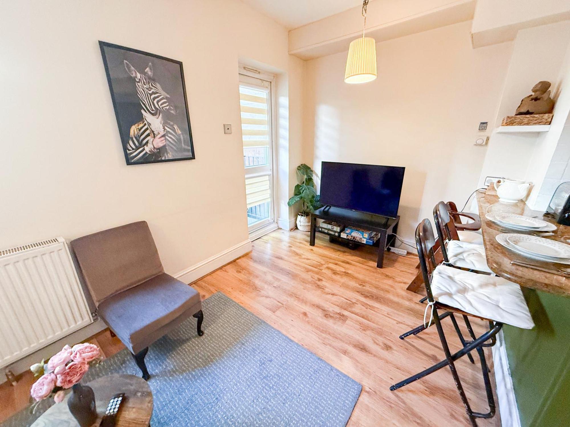 Apartment Lovely 1 Bedroom Flat In West Kensington London, Shepherd's Bush London