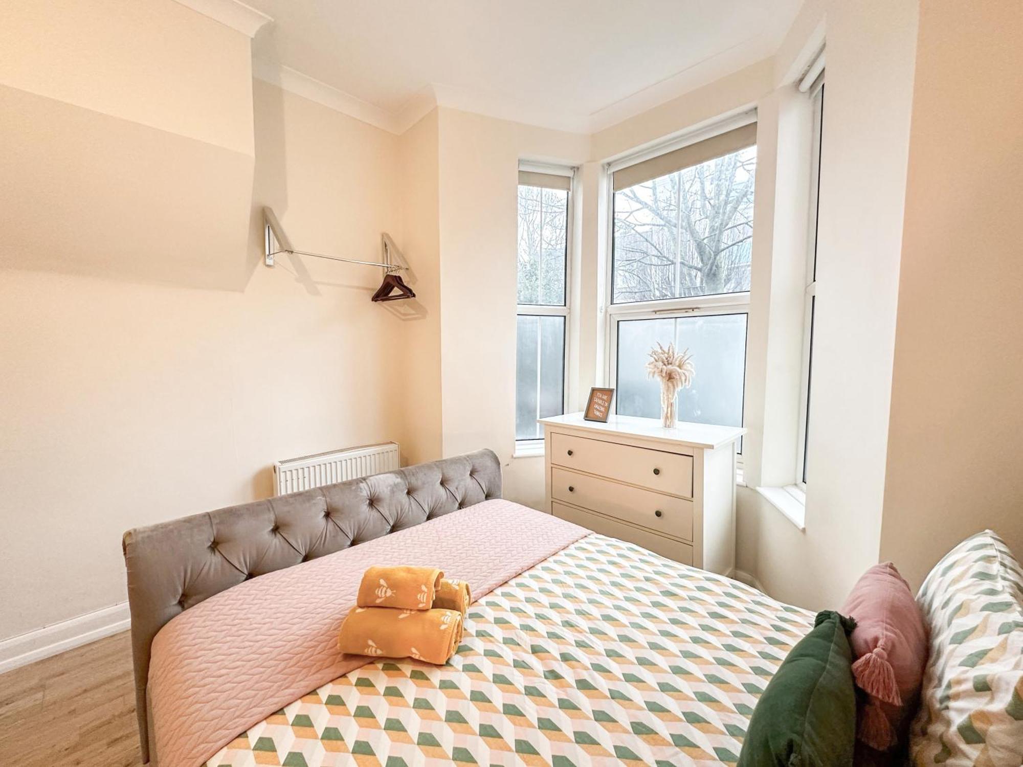 Apartment 1-bedroom Flat With Small Garden & Paid Parking In Finsbury Park, Highbury