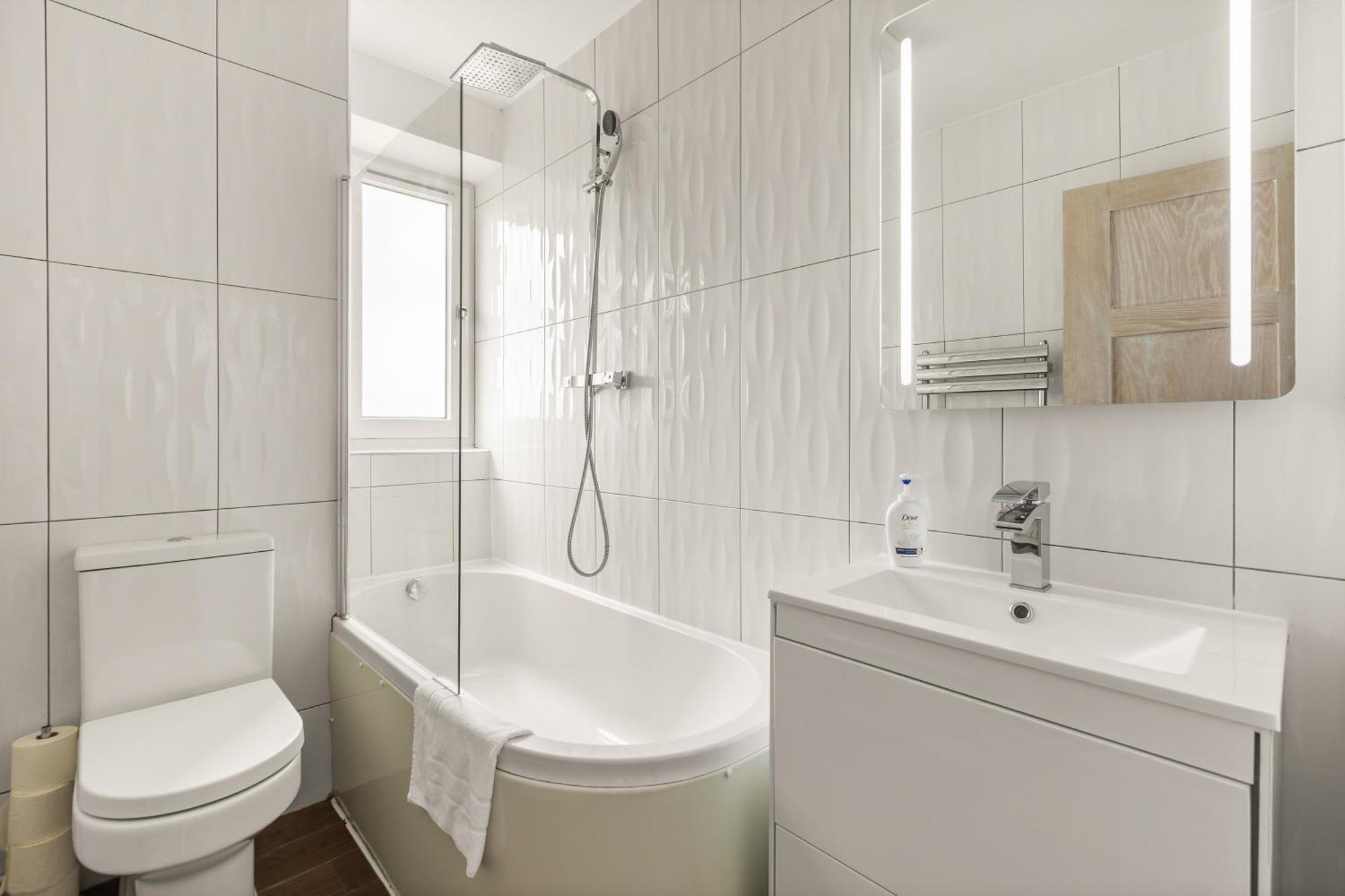 Charming 1 Bedroom Serviced In Camden Apartment