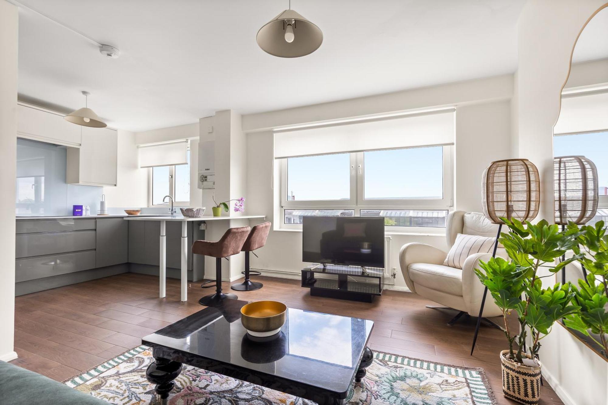 Charming 1 Bedroom Serviced In Camden Apartment *