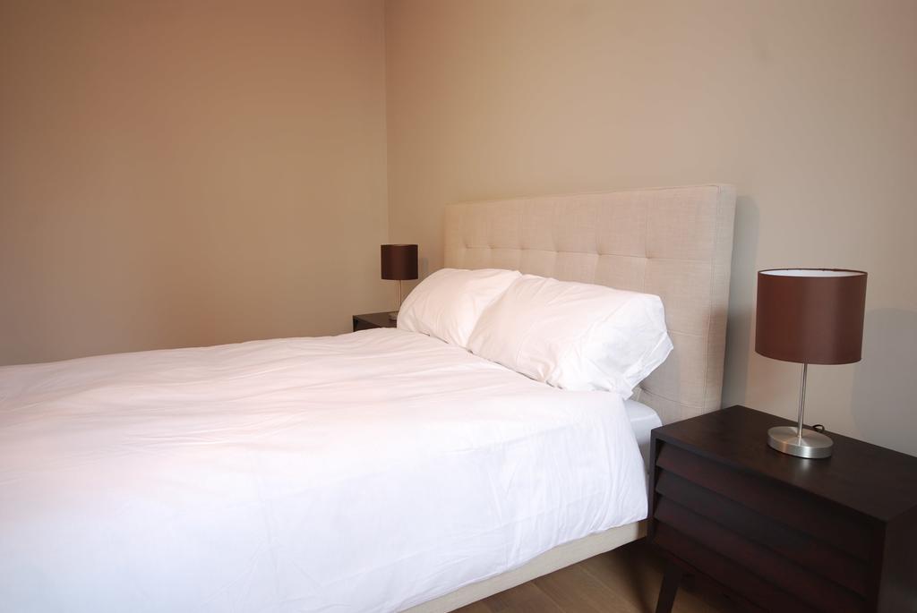 Whitehall Apartment *