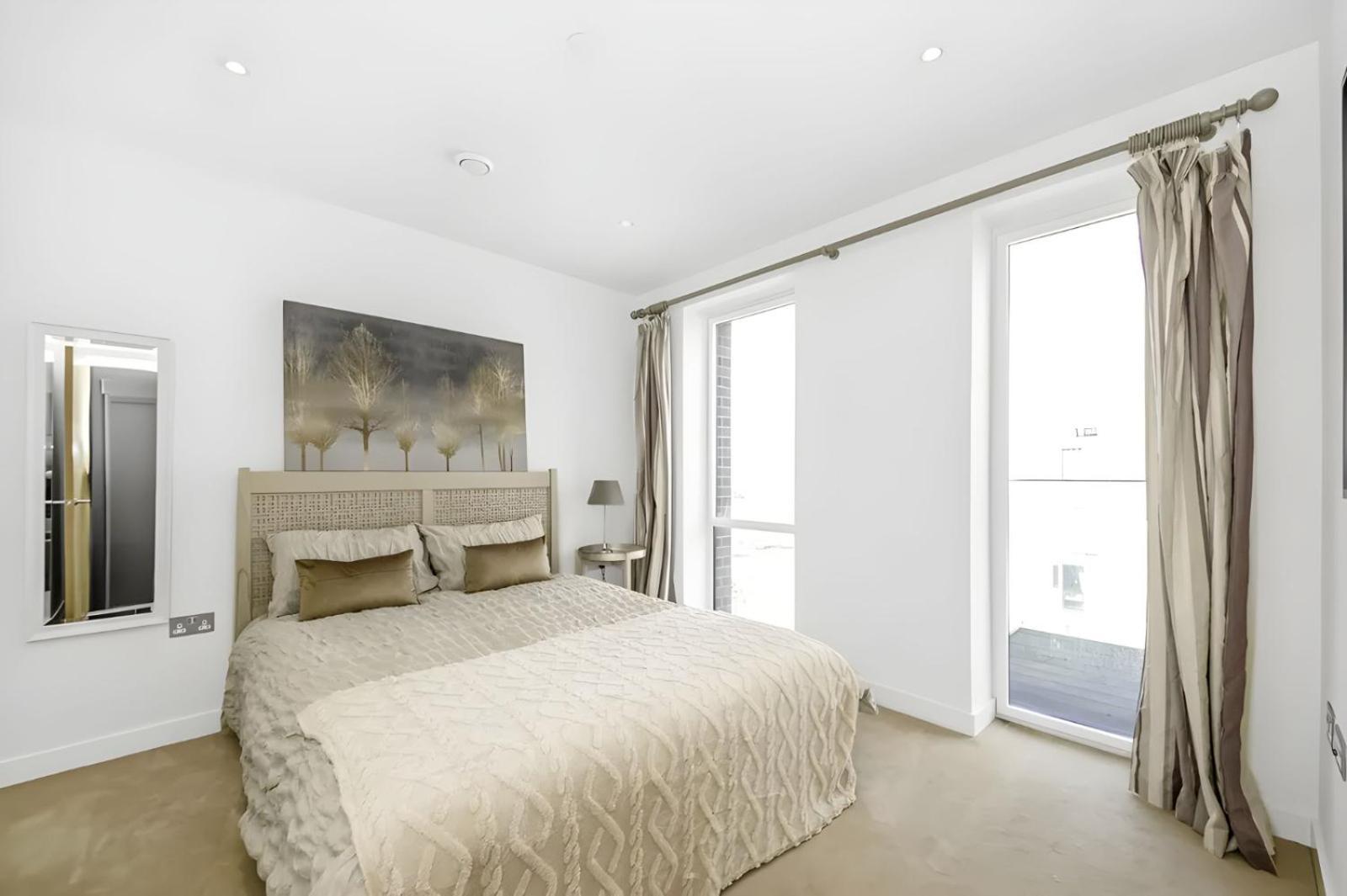Apartment The Place- Greenwich 2-bed Flat London