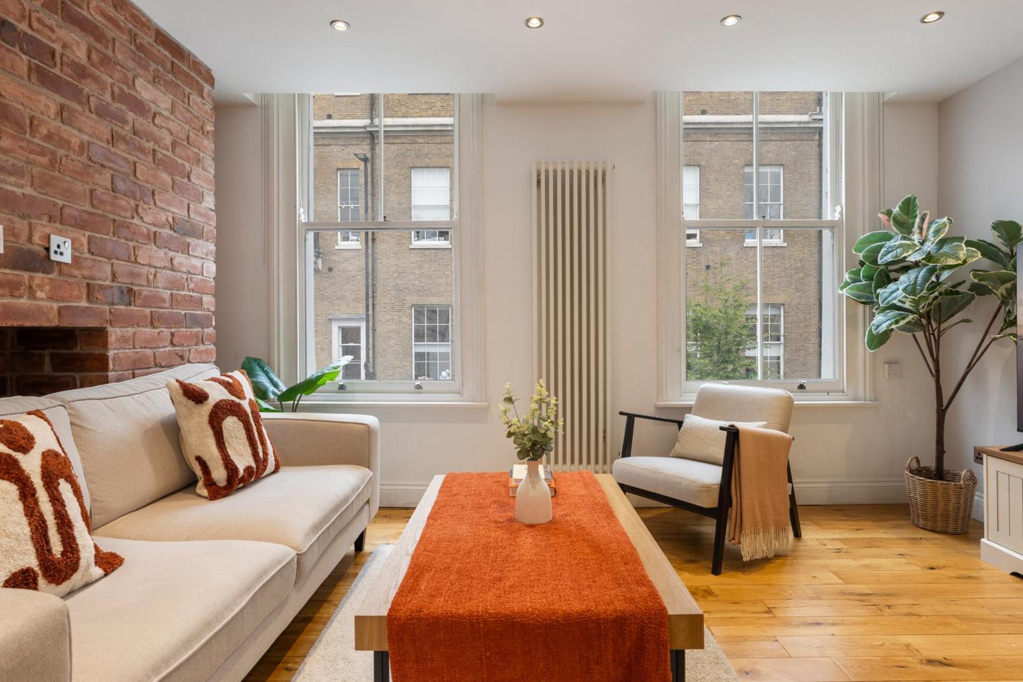 Hidden Gem In Location - Beautiful 2 Bed Apartment