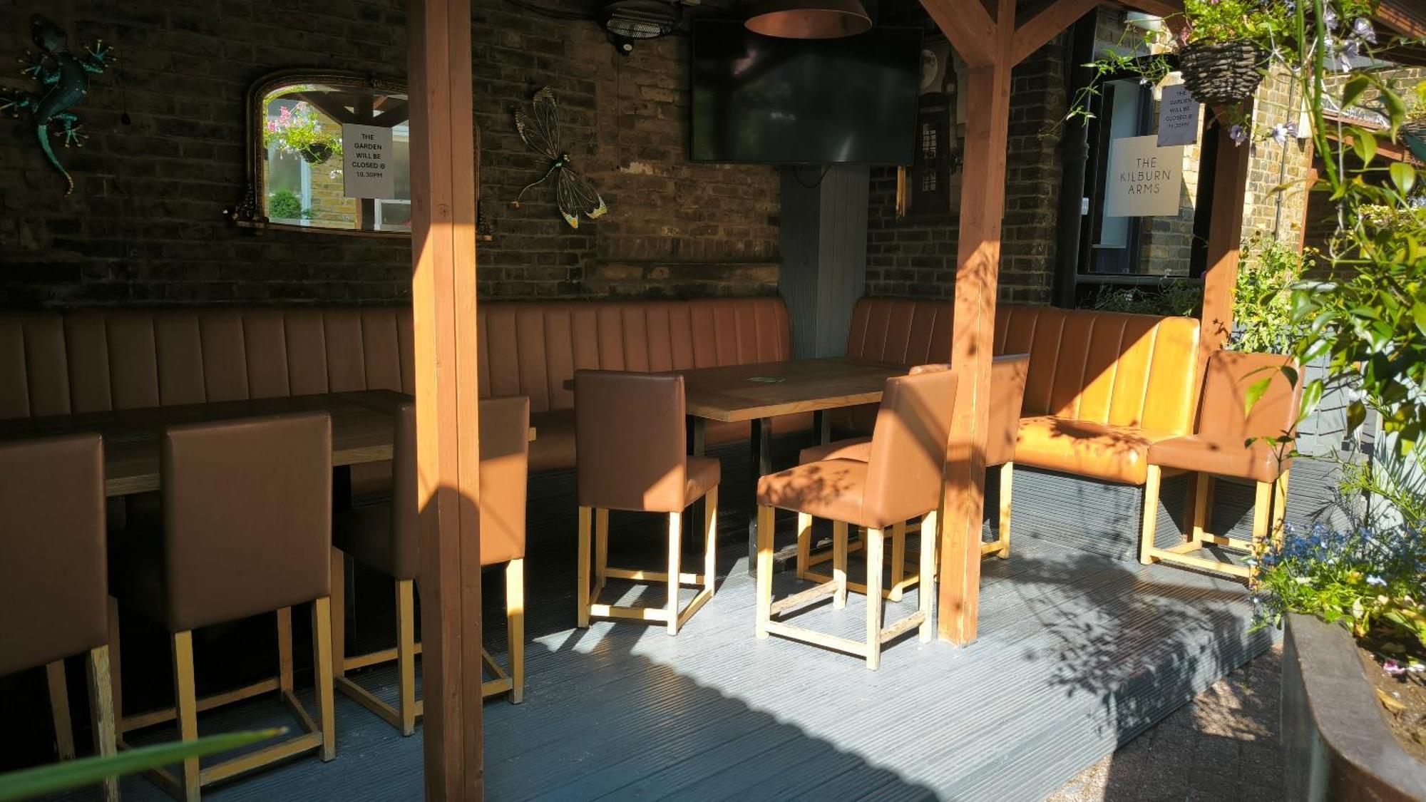 Oyo The Kilburn Arms 3*