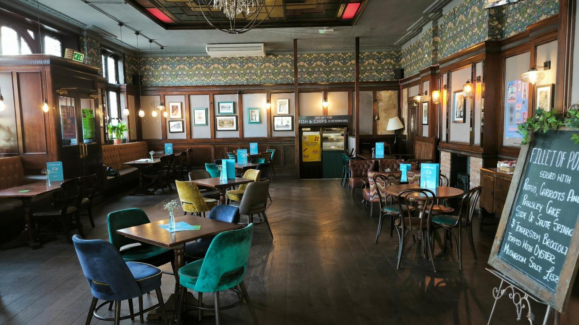 Oyo The Kilburn Arms Bed & Breakfast
