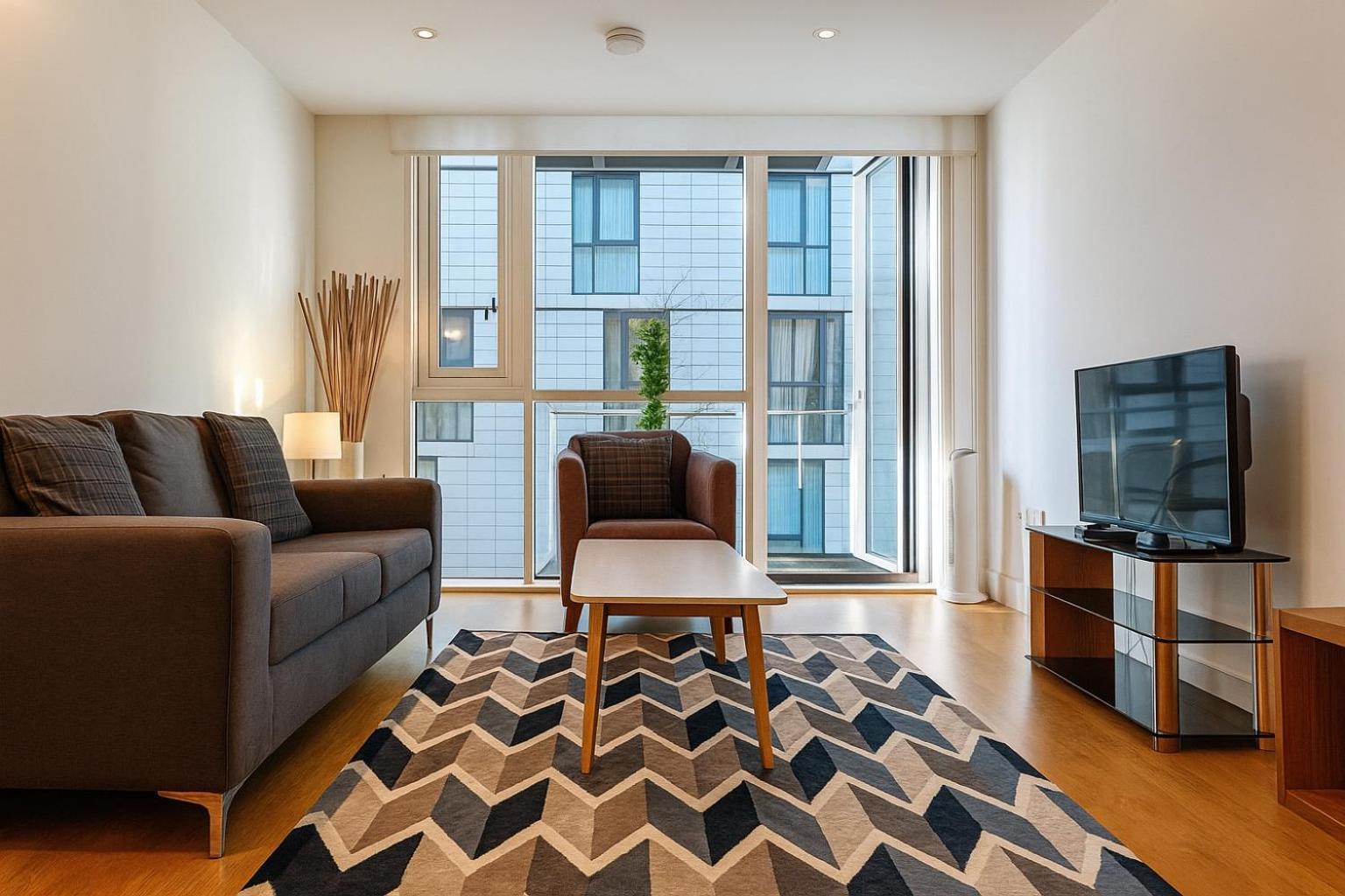 Apartment Tower Hill Serviced