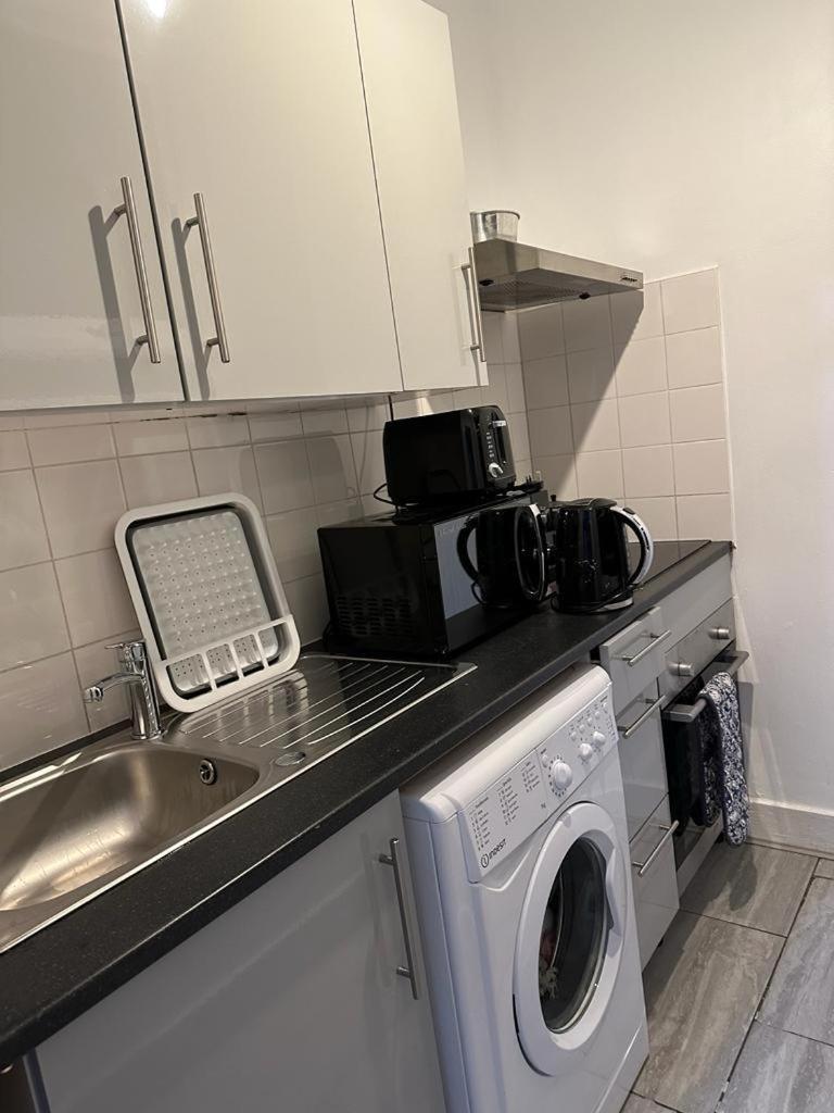 10 Minutes To Wembley Guest Studios * London