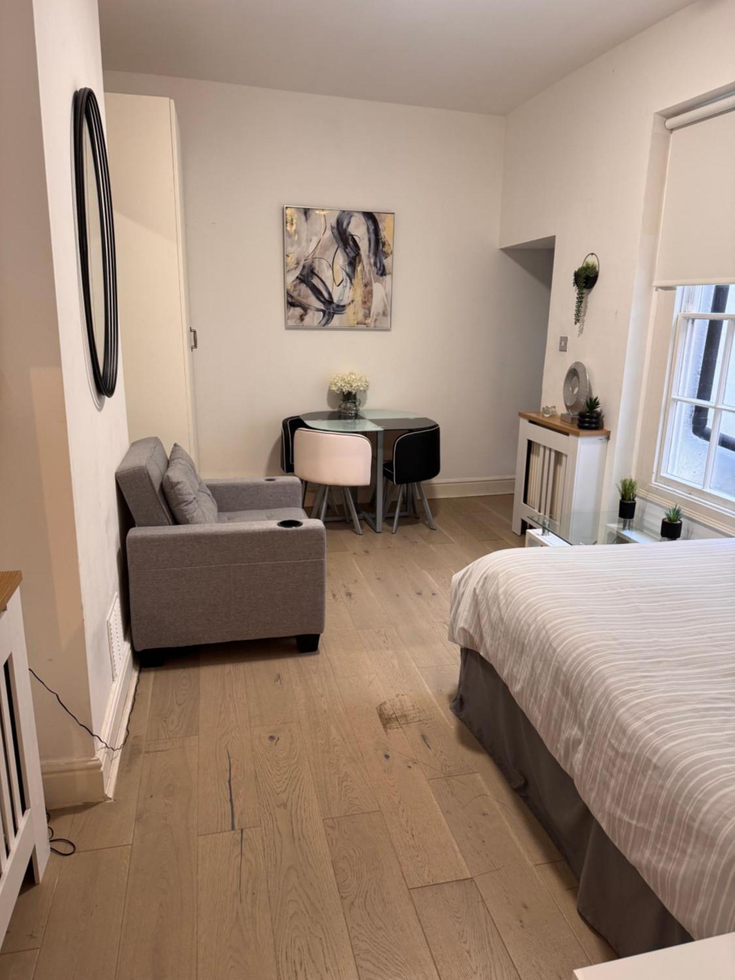 Modern Spacious With A Courtyard Located In *