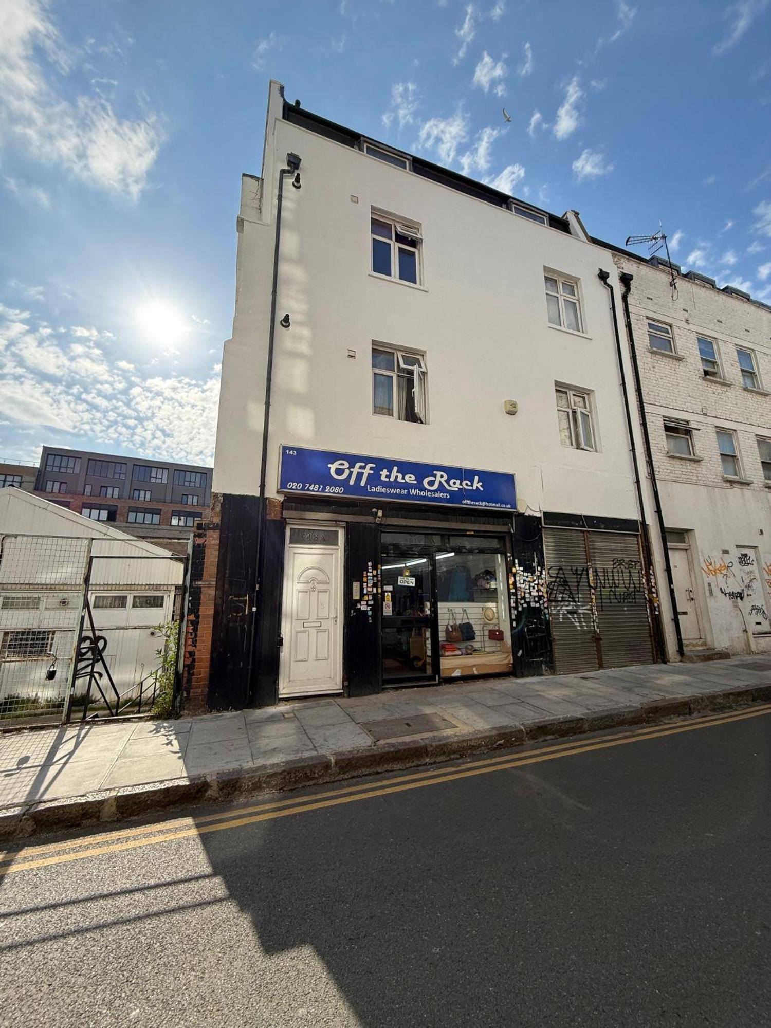 Lovely 3 Bedroom Flat , Aldgate, Tower Hill, Whitechapel Apartment *