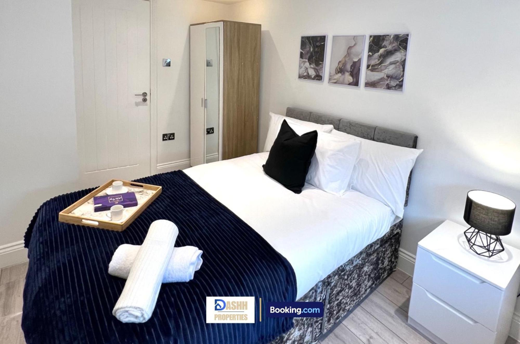 Two Bedroom By Dashh Short Lets & Serviced In Shepherds Bush With Free Wifi Feriehus