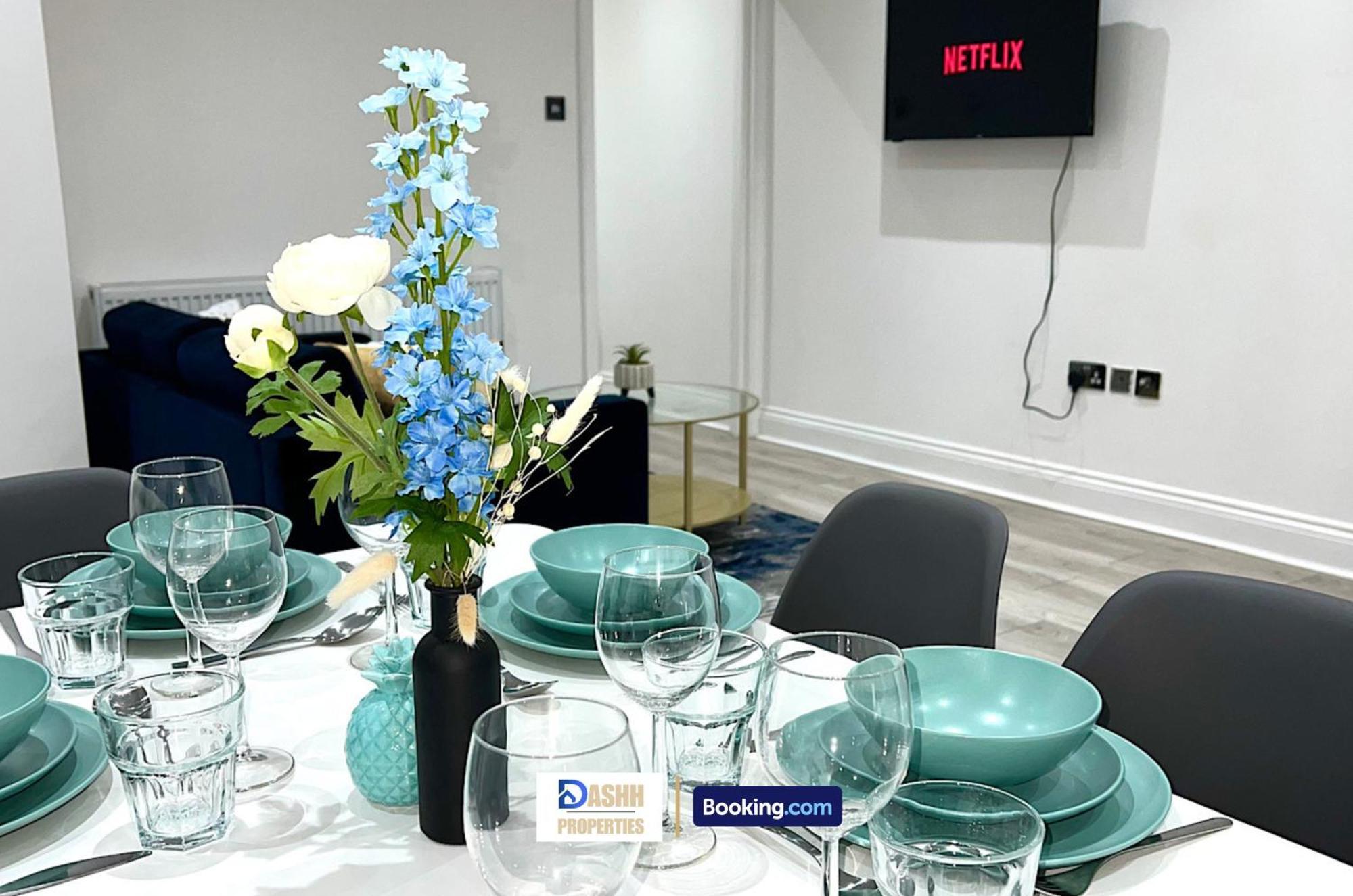 Three Bedroom By Dashh Short Lets & Serviced In Shepherds Bush Sleeps 9 With Free Wifi Feriehus London