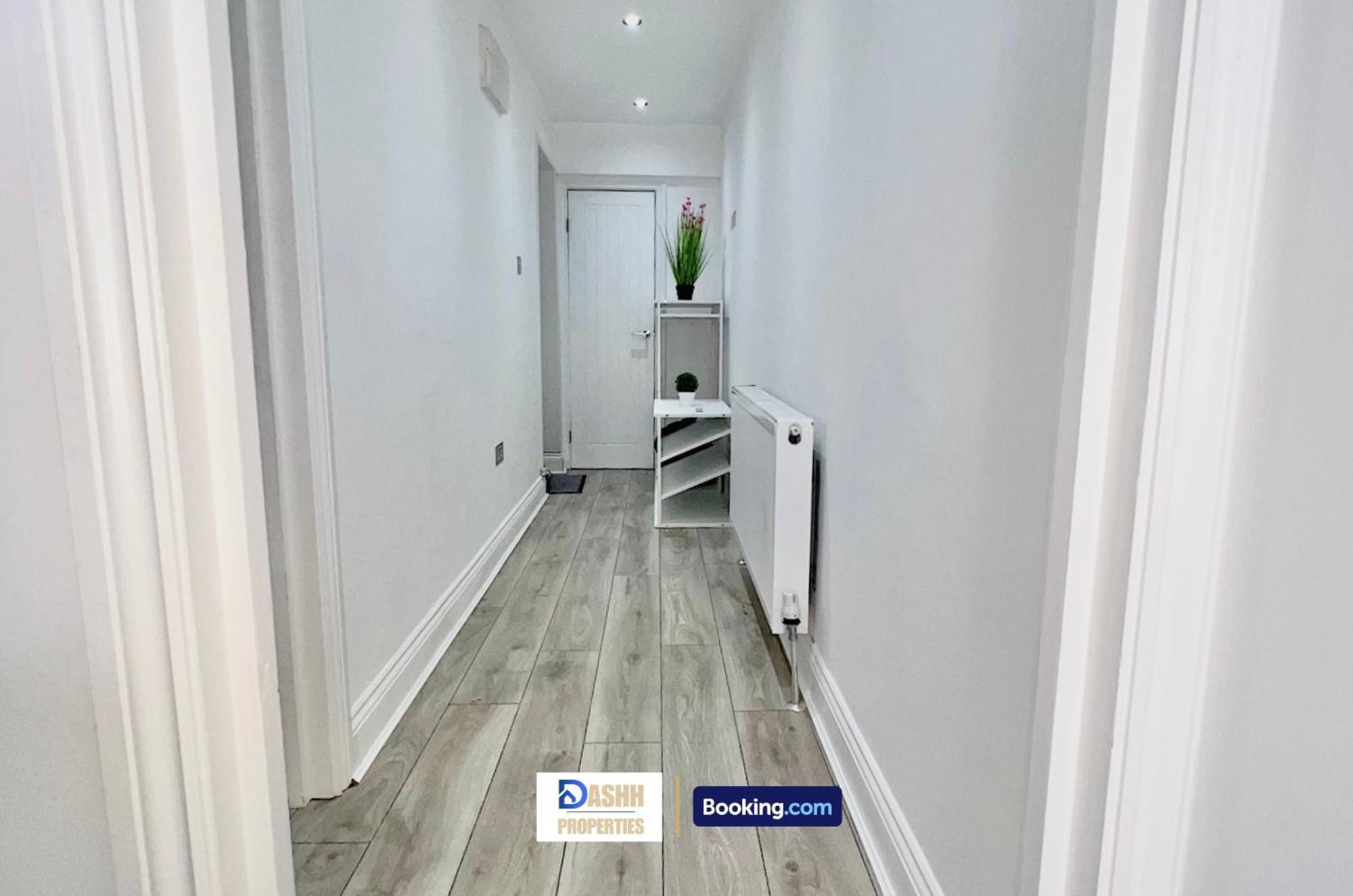 Feriehus Three Bedroom By Dashh Short Lets & Serviced In Shepherds Bush Sleeps 9 With Free Wifi London