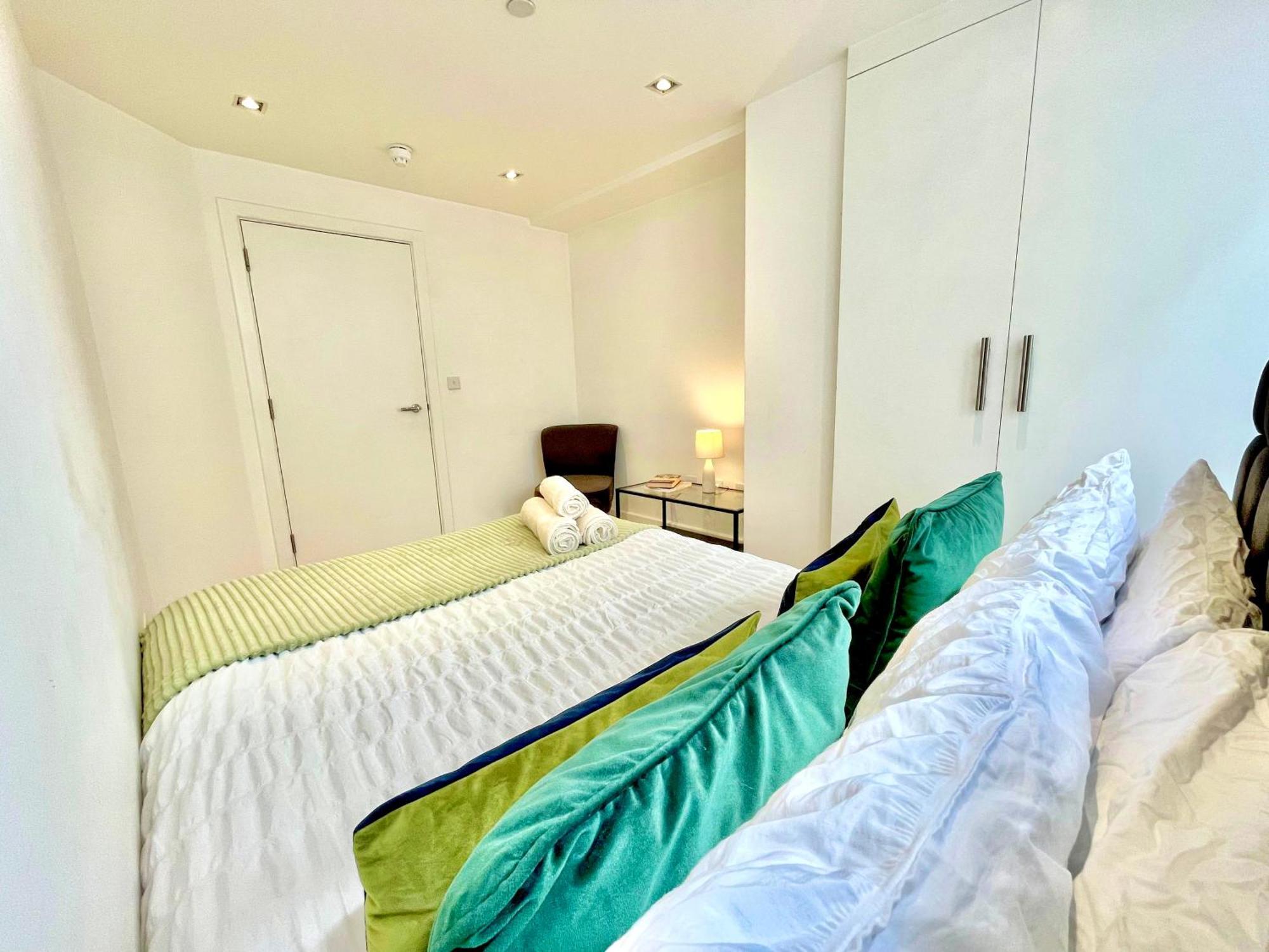 Spacious 3-bedroom Flat In Holloway With Unique Patio With Free Wi-fi Appartement