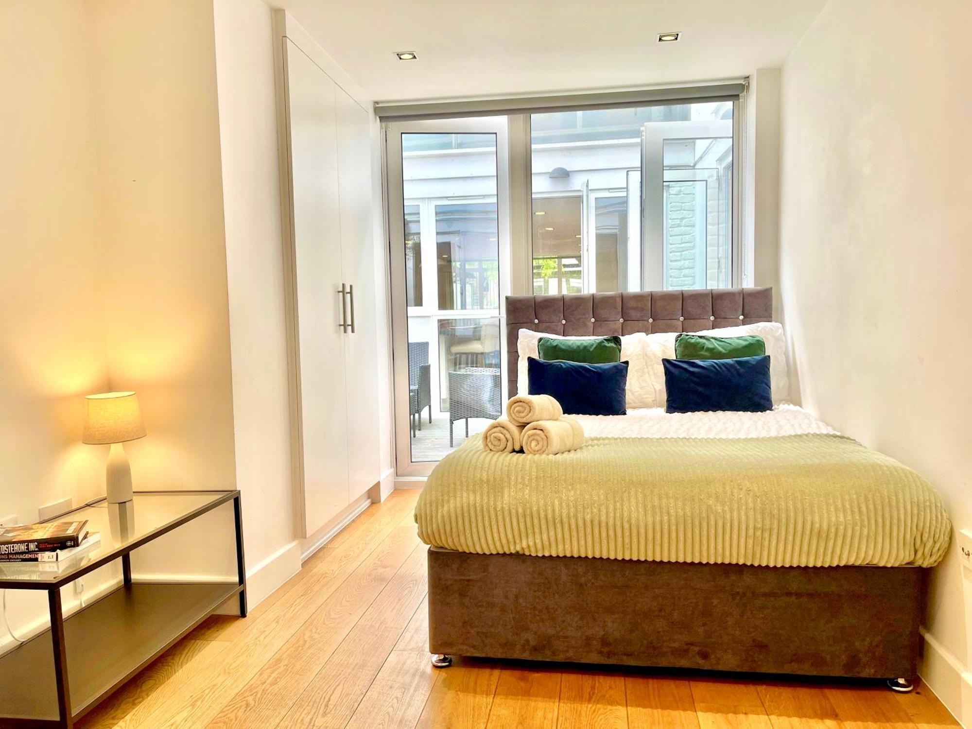 Spacious 3-bedroom Flat In Holloway With Unique Patio With Free Wi-fi Appartement