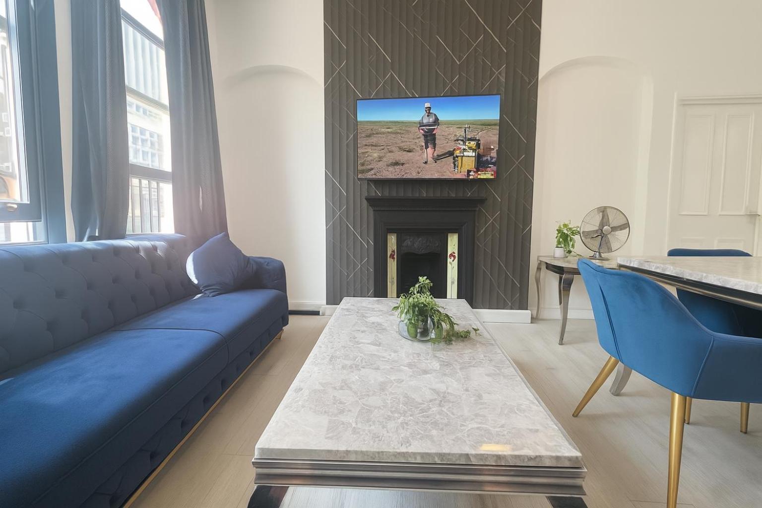 Stylish 2 Bedroom In The Heart Of Soho Walk To Cafes & Attractions! * Londen