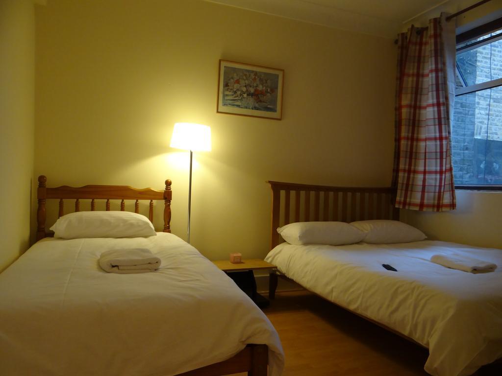 Guest house Vallance Road House London