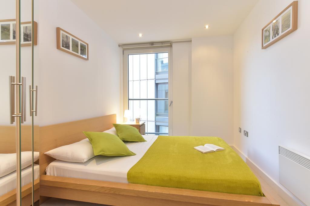 Chancery Lane Apartment *