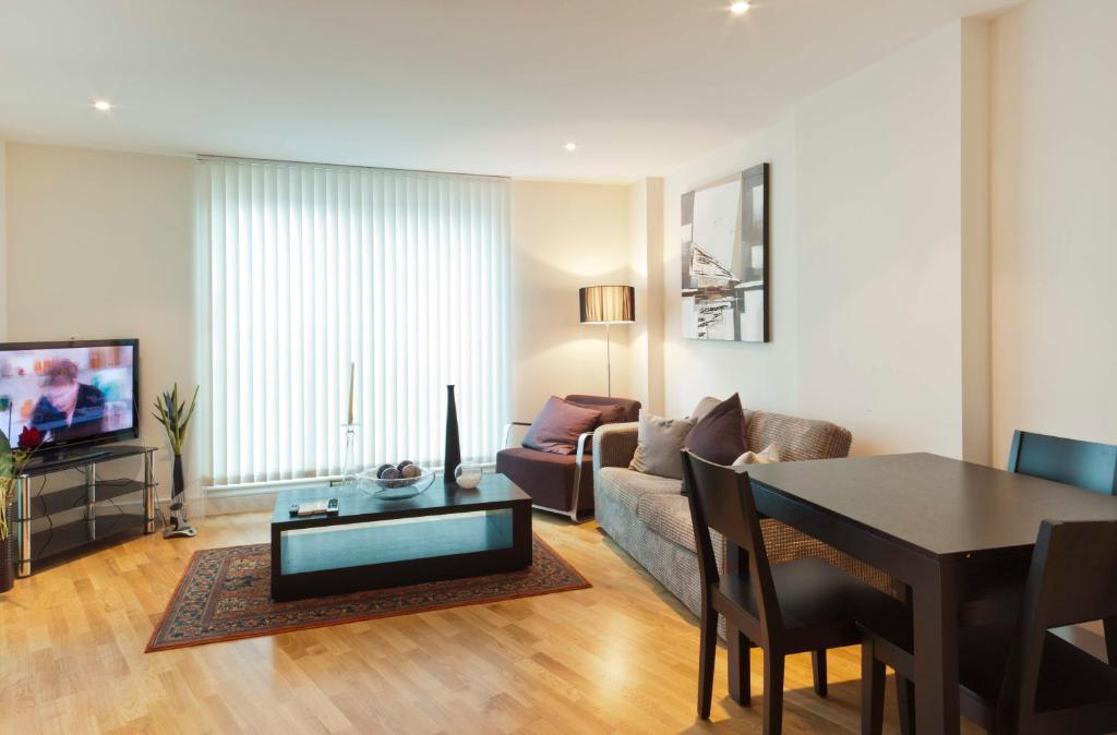 Apartment St George Wharf *