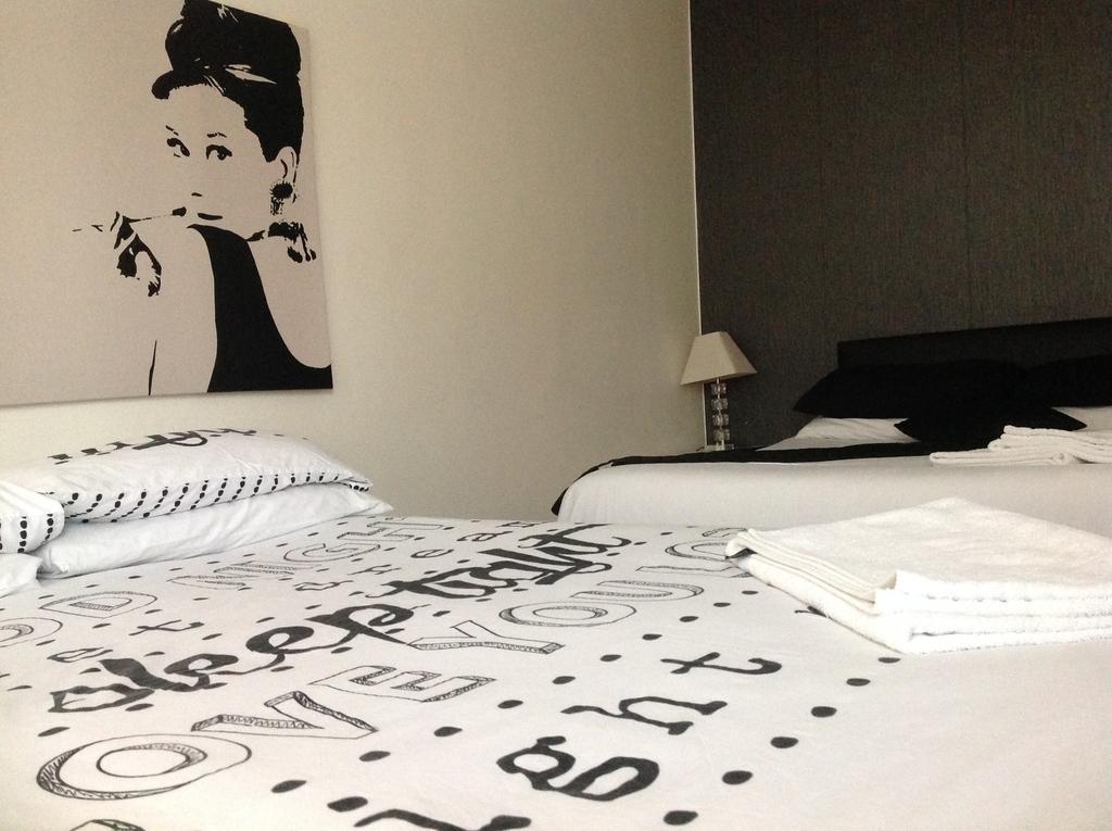 Leslie Road Apartment London