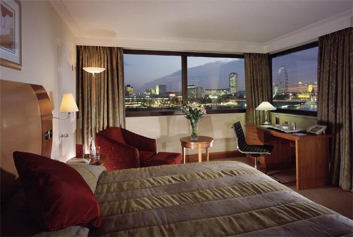 Hotel Swissotel The Howard 5*