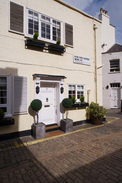 Hyde Park Gardens Mews *