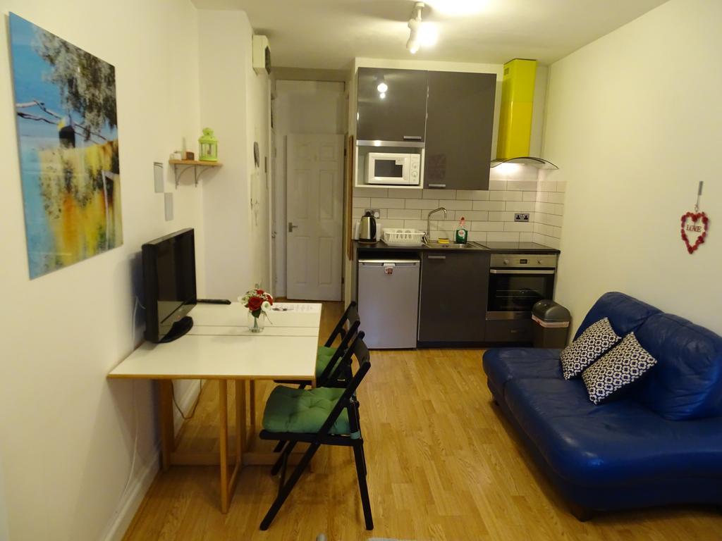 Apartment Dani Hampstead Studio London