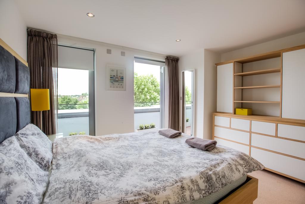 Eson2/bonchurch Mansion * London