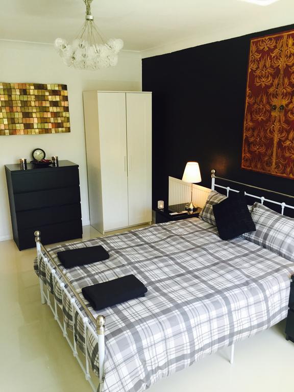 Pakenham Guest house London