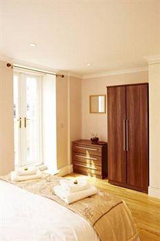 Serviced Apartment *