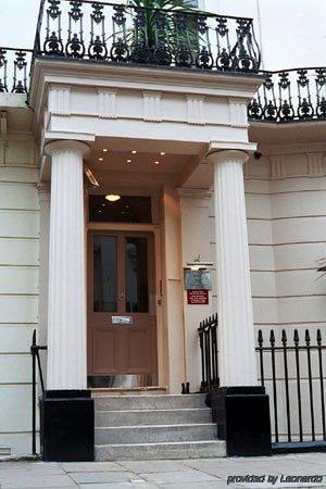 The Crescent Hyde Park Hotel
