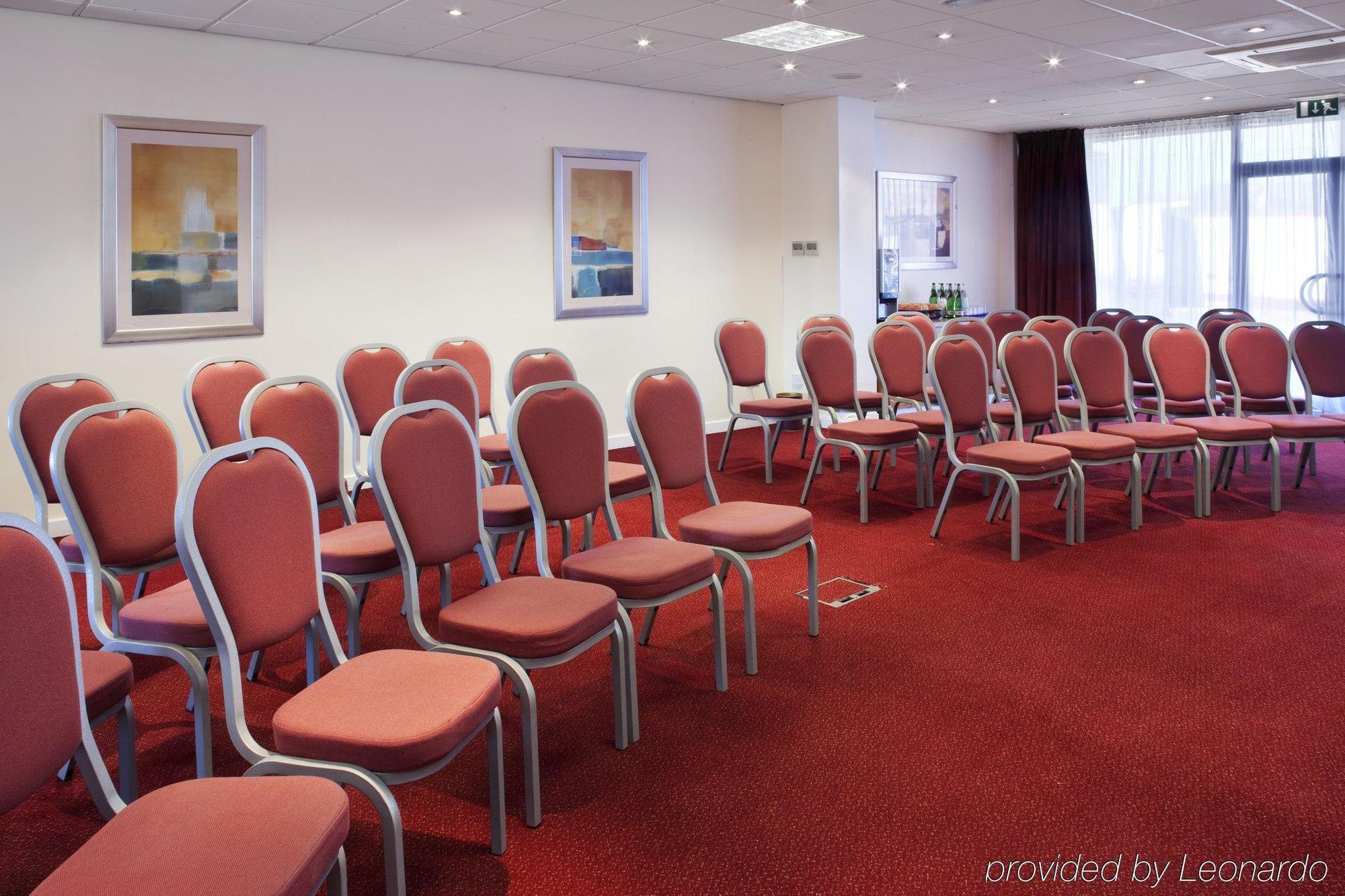 Express Park Royal By Ihg Hotel Londen