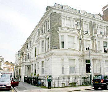 Castletown House Apartment London