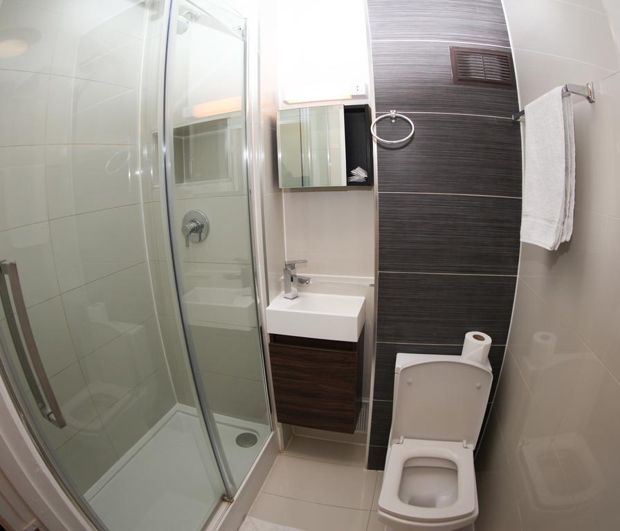 44 Craven Road * London