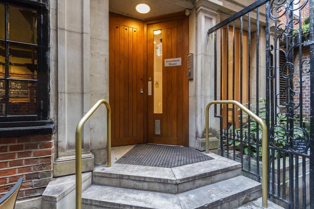 Roomspace Serviced - Groveland Court London