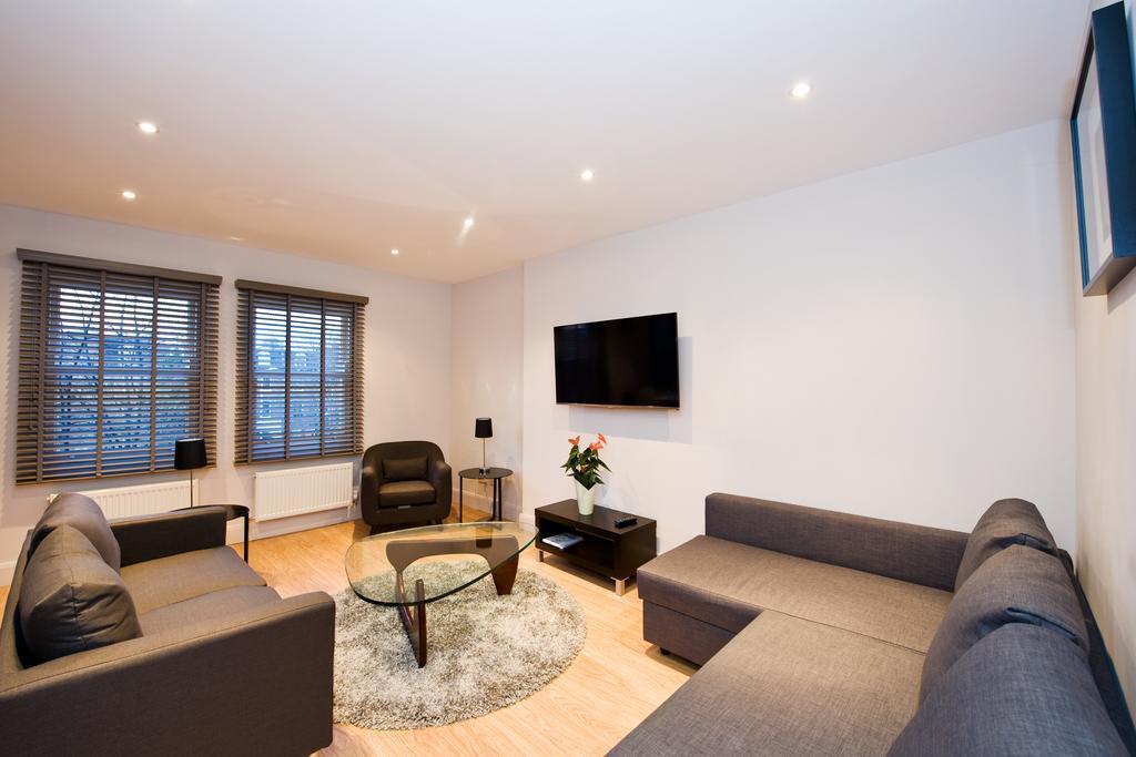 Kensington Apartment *