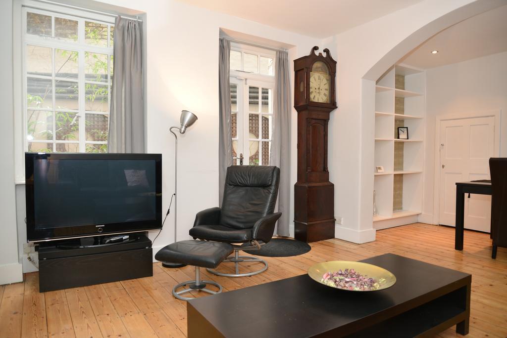 Erlox Hyde Park Apartment London