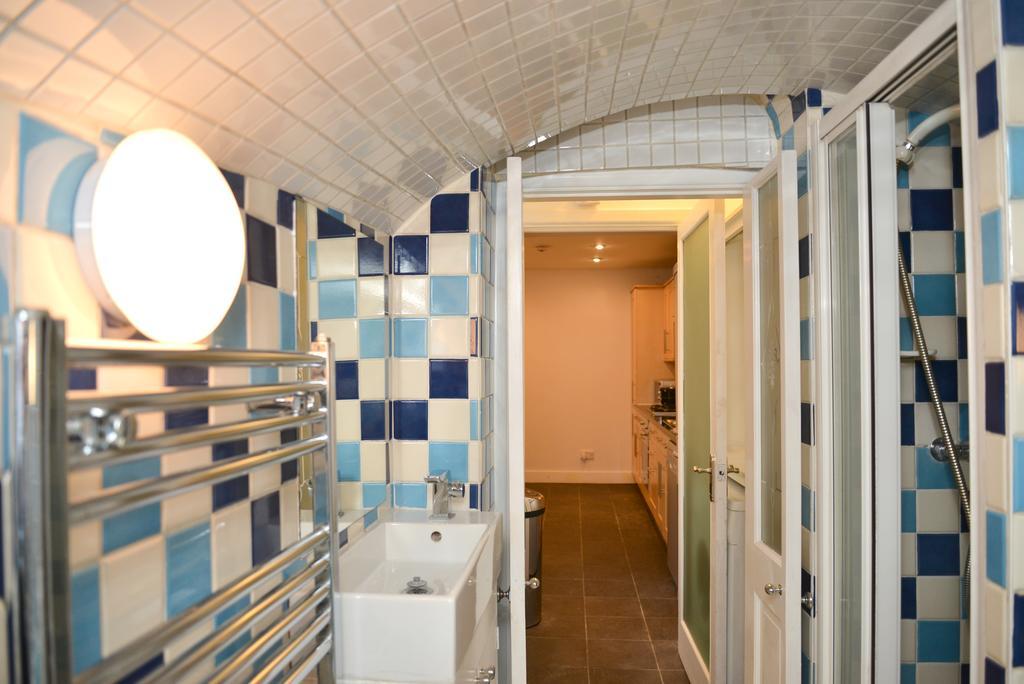 Erlox Hyde Park Apartment London