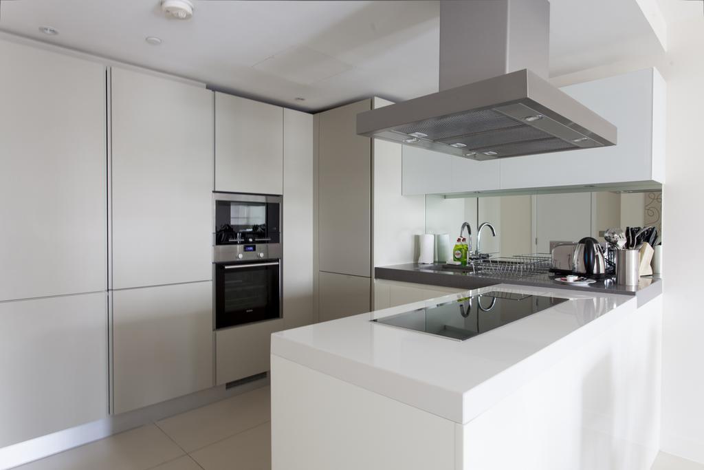 Bezier Apartment *