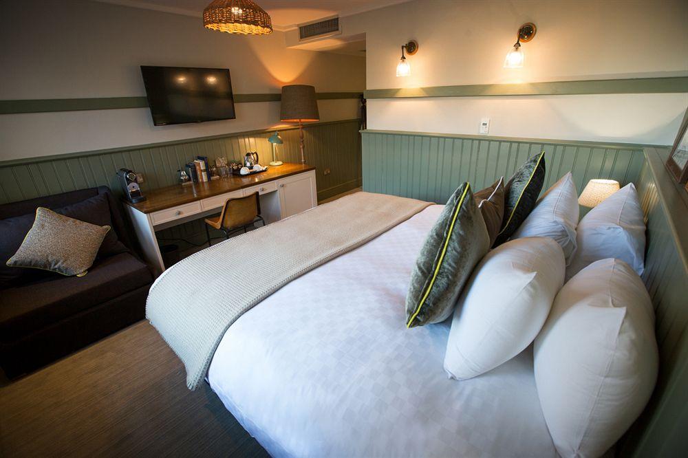 The Windmill 3*