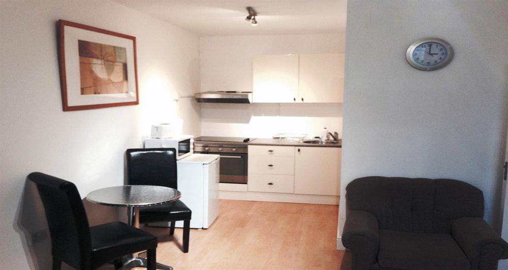 Holland Aparthotel 3*